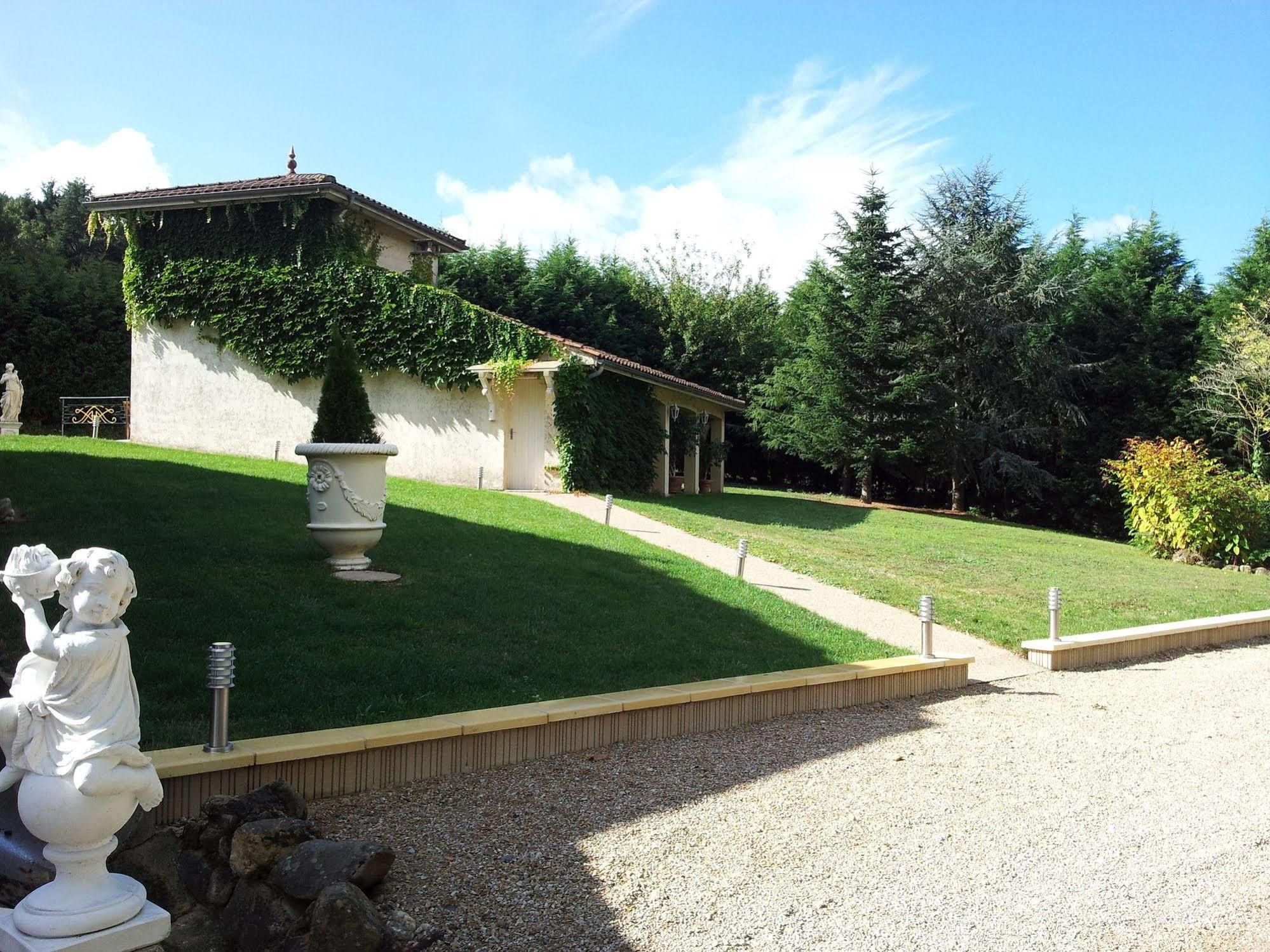 Demeure De Flore Lacabarede Exterior photo